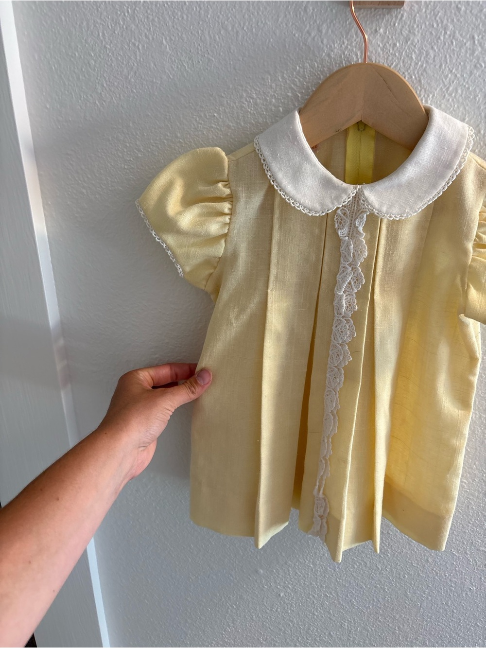 Classic Yellow Ruffled Peter Pan Collar toddler Dress VINTAGE ✨ - Picture 4 of 7